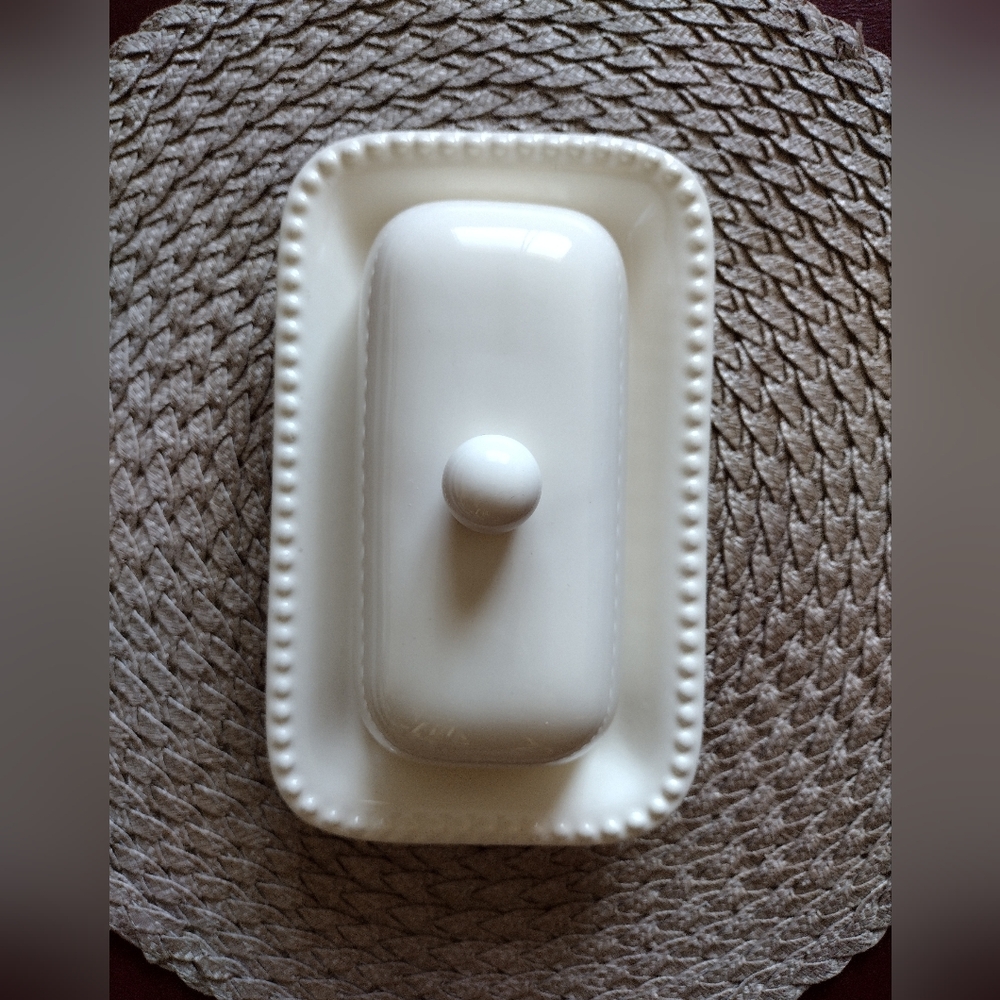Pottery Barn Elegant Cream Butter Dish - Picture 2 of 13